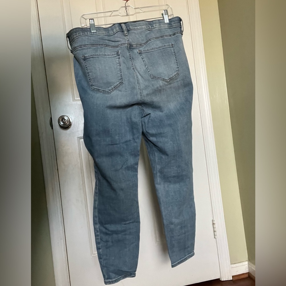 Torrid NWOT Sky High Skinny Jeans. Size 16S Light Wash. - Picture 3 of 6
